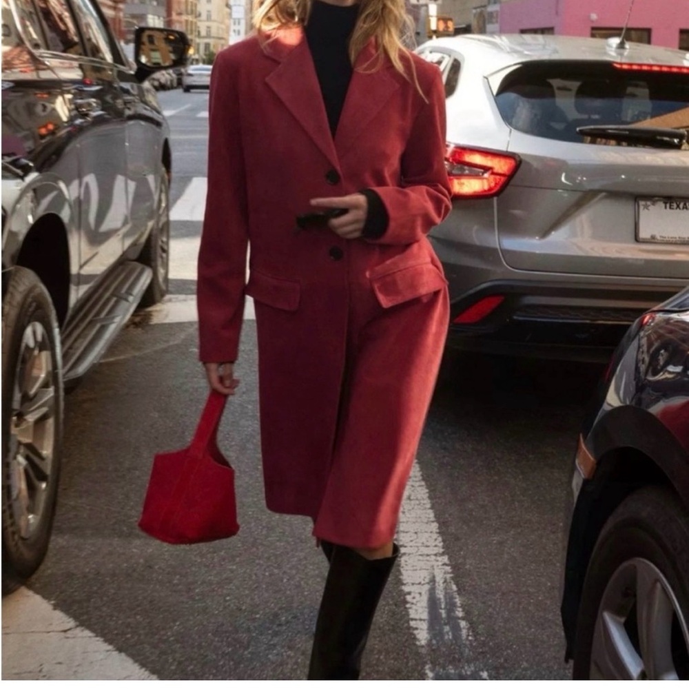 FAUX SUEDE TAILCOAT DARK RED